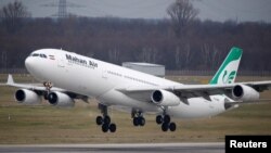 Самолет иранской компании Mahan Air 